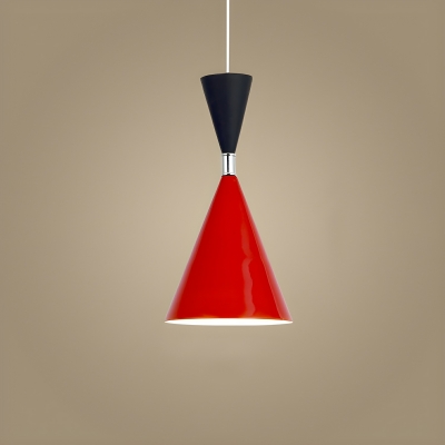 Stylish Metal Pendant Light with Adjustable Hanging Length and Sleek Aluminum Shade