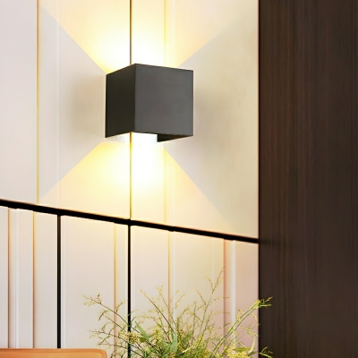 Stylish Geometric LED Wall Sconce with Warm Light for Modern Home Decor