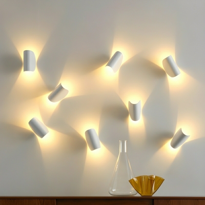 Elegant Single-Light Metal Wall Lamp with Ambient Iron Shade