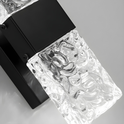 Glamorous Crystal-Lined Single Light Vanity Sconce for Luxurious Ambiance
