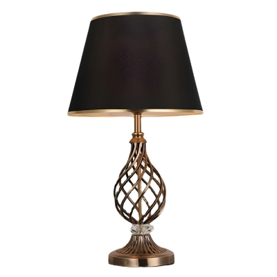 Elegant Gold Metal Table Lamp with Clear Crystal Shade - Perfect for Modern Décor