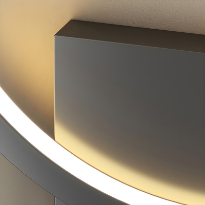 Sleek Metal LED Wall Lamp with Acrylic Shade for Modern Home Decor