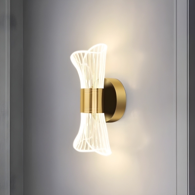 Modern LED Wall Lamp with Metallic Shade and Adjustable Brightness