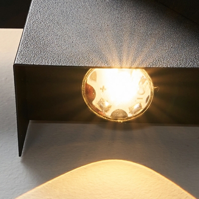 Elegant Modern Metal Wall Lamp with LED Bulbs and Silica Gel Shade