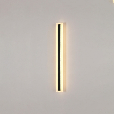 Modern Linear Metal LED Wall Lamp with Acrylic Lampshade in Black