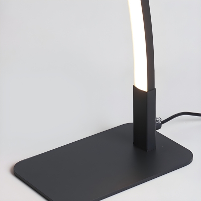 Modern Study Room & Bedroom Metal LED Desk Lamp in Simple Design