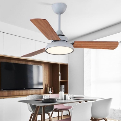 Sleek Metal Flushmount Ceiling Fan with Adjustable Lighting and Remote Control