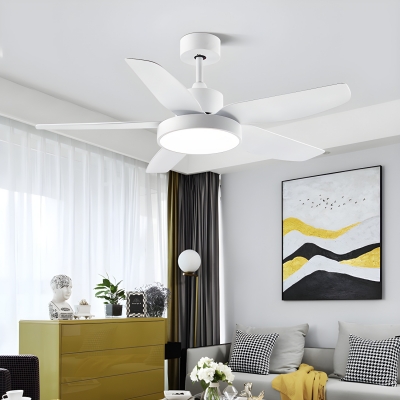 Elegant Modern Ceiling Fan with Integrated LED Light and Remote Control