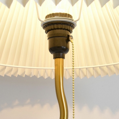 Modern Metal Down Lighting Floor Lamp with Fabric Lampshade for Living Room