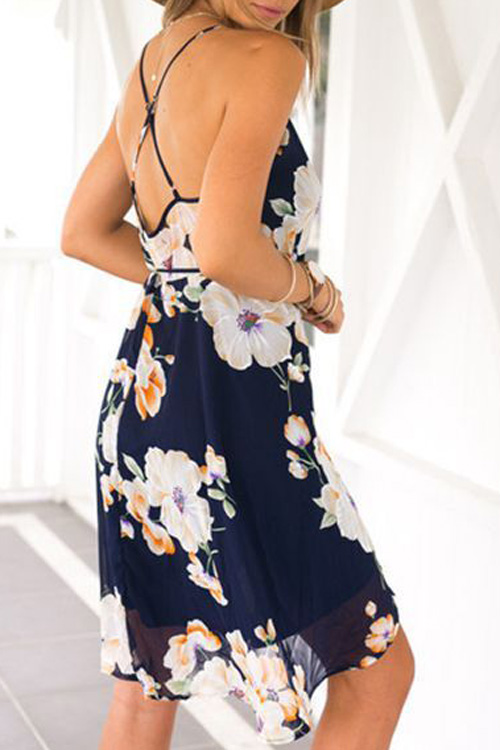 

Fashion Crisscross Back Plunge V-Neck Sleeveless Floral Printed Cami, Blue