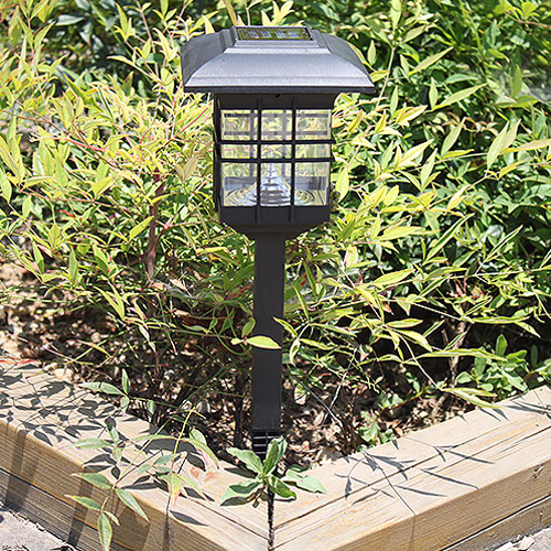 

18 Inches High Solar Powered Outdoor Pathway Garden Stake Light with