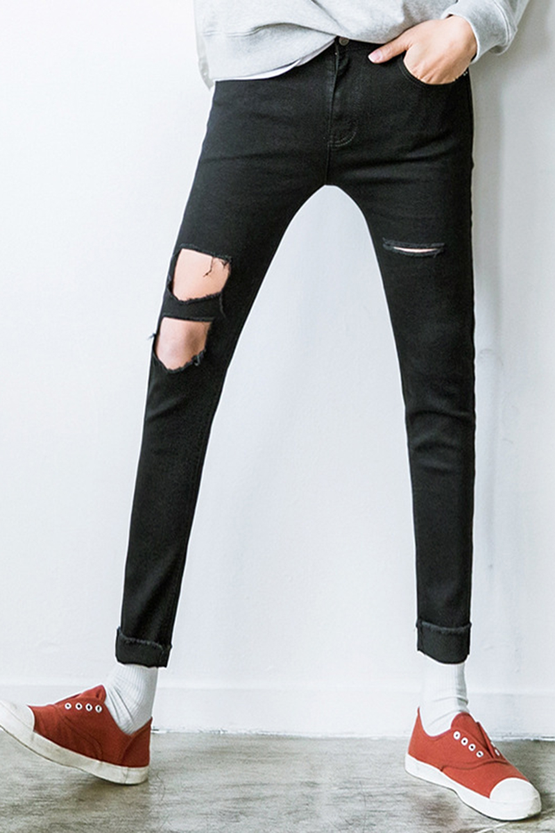 black cutting jeans