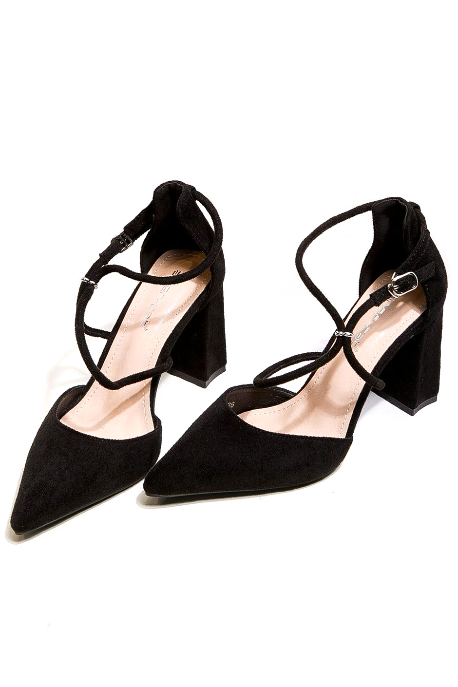 pointed shoes